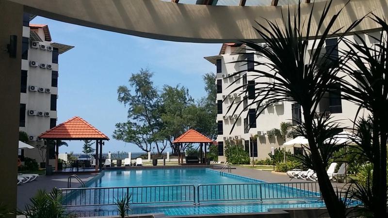 Samsuria Beach Apartment Resort Cherating Dış mekan fotoğraf